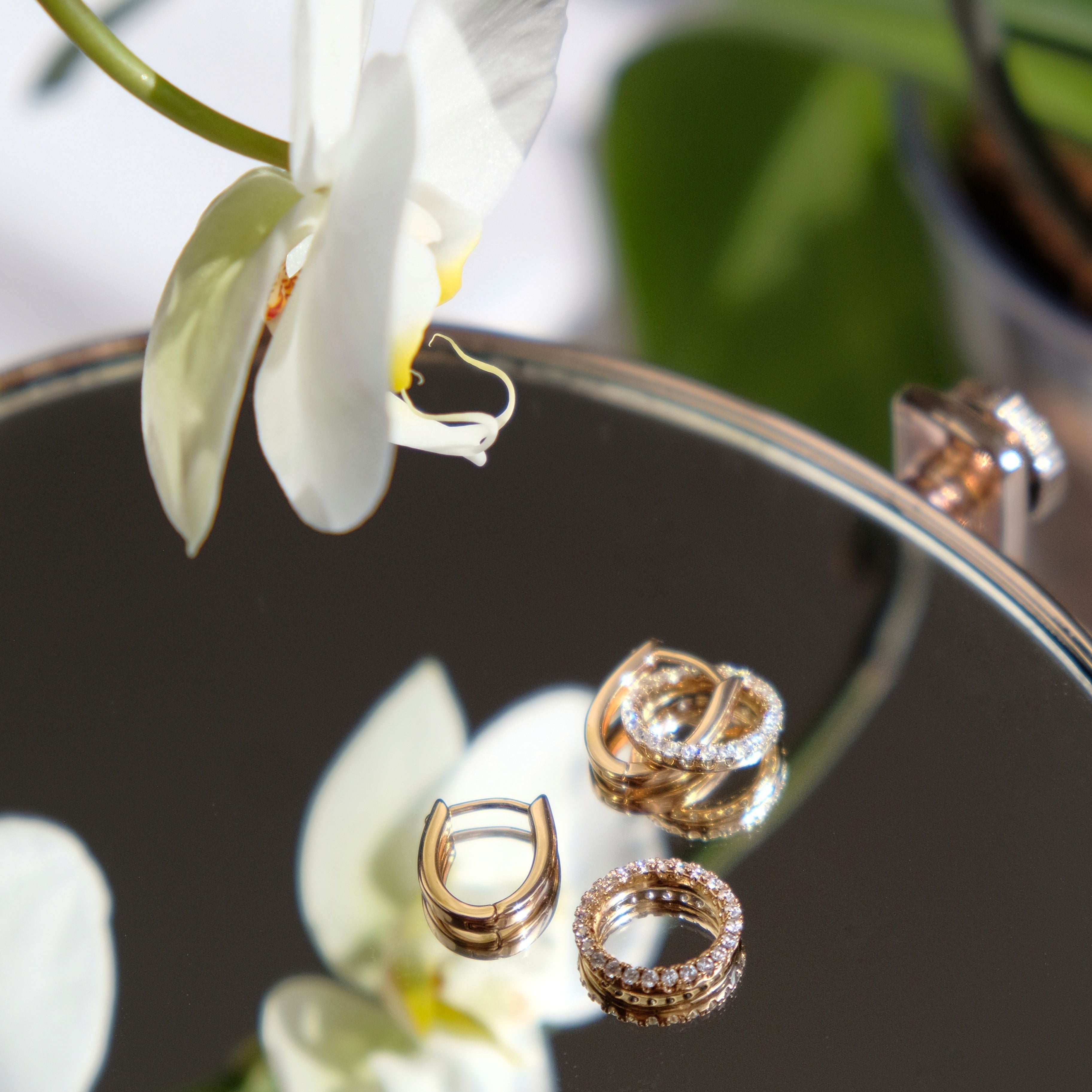 Should You Travel with Expensive Jewelry?