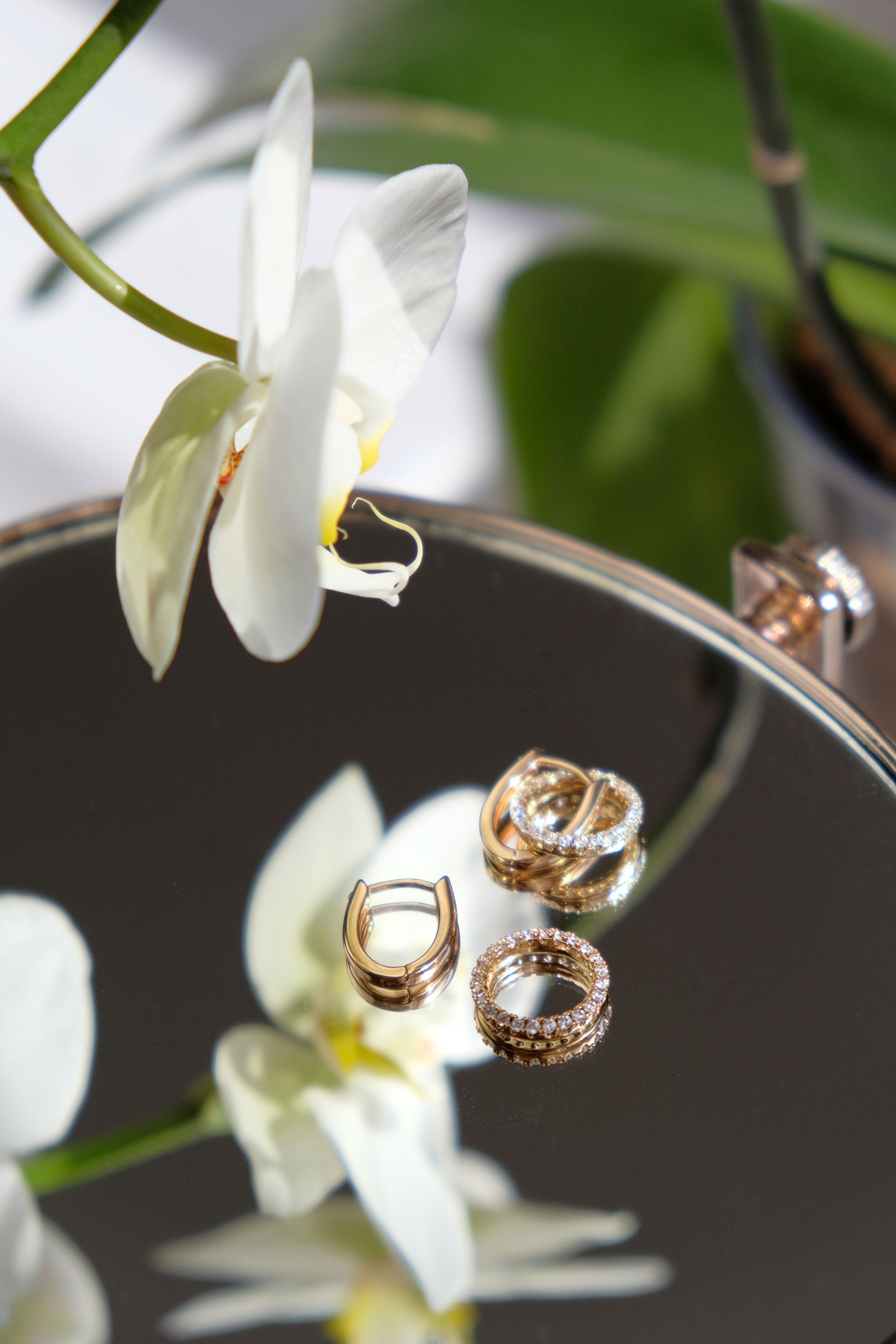 Should You Travel with Expensive Jewelry?