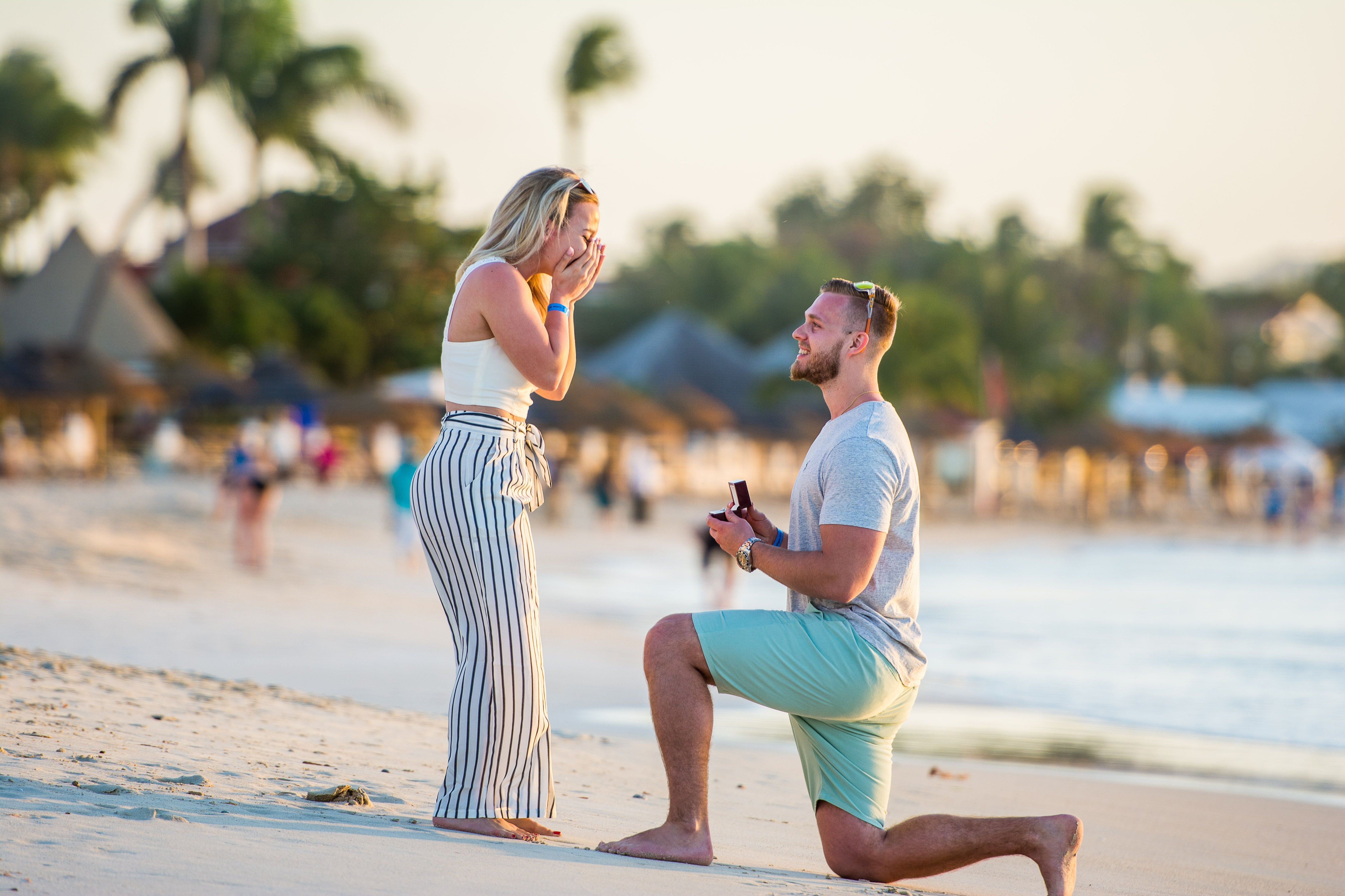 Planning a Caribbean Proposal? How to Choose the Perfect Engagement Ring Before You Go?